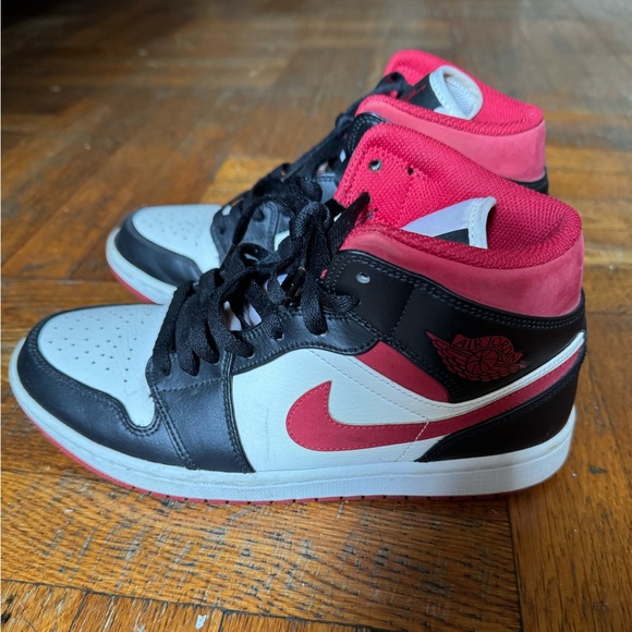 Jordan - Picture 1 of 7